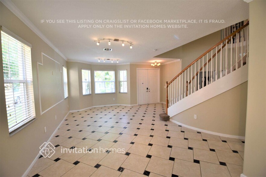Building Photo - 15611 SW 53rd Ct