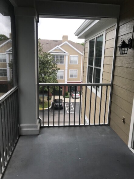 Building Photo - 8301 Elm Park Dr