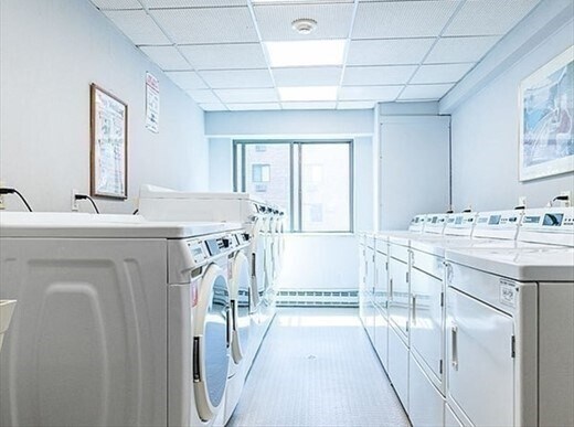 Building Photo - 135 Pleasant St