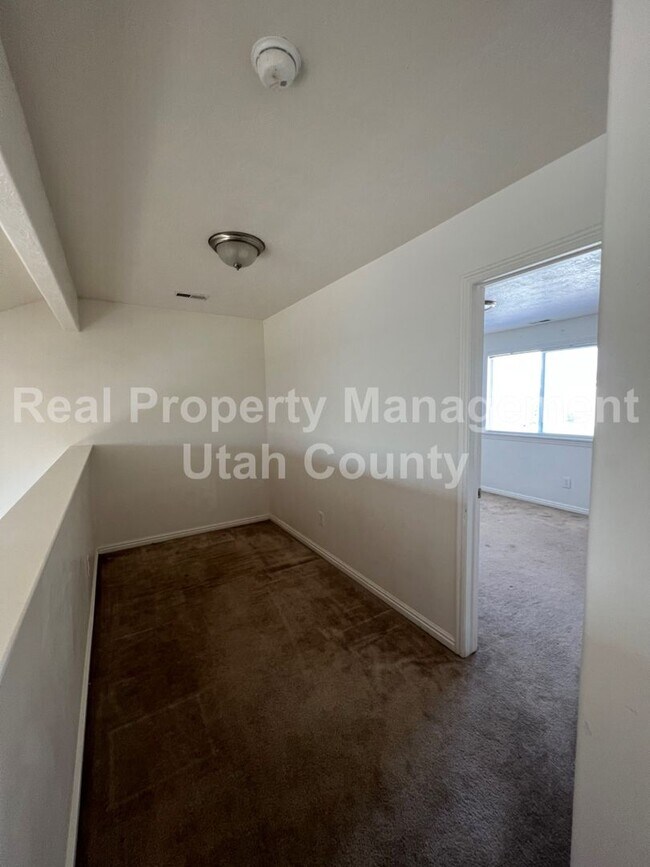 Building Photo - New Lower Price. South Jordan Home