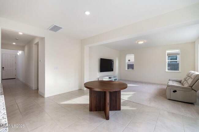 Building Photo - 6747 Ronaldinho Dr