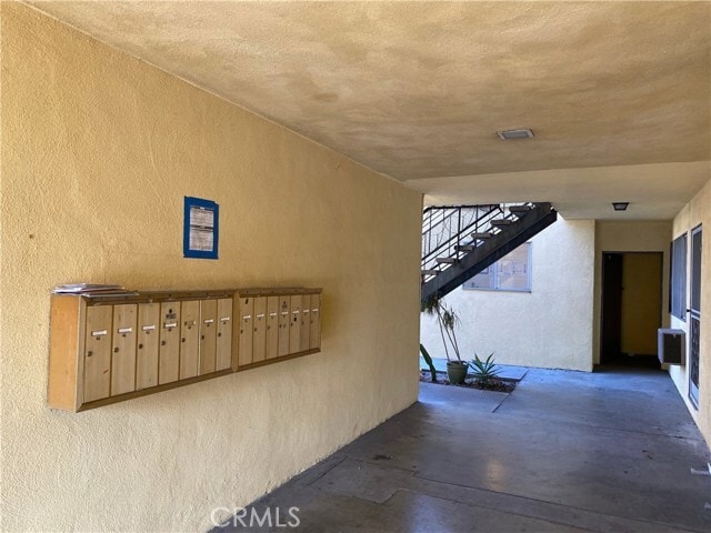 Building Photo - 143 S Ave 54