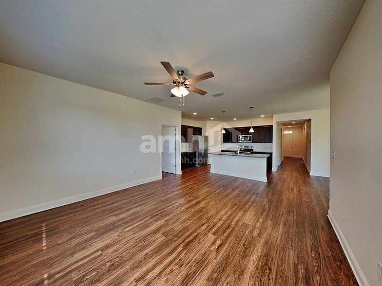 Building Photo - 151 Banyan Frst Dr