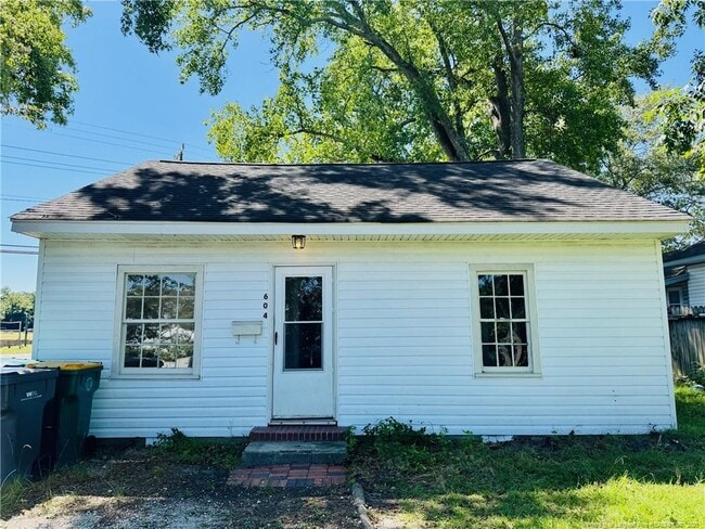 Primary Photo - 604 E 15th St