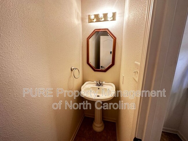 Building Photo - 723 Skywatch Ln
