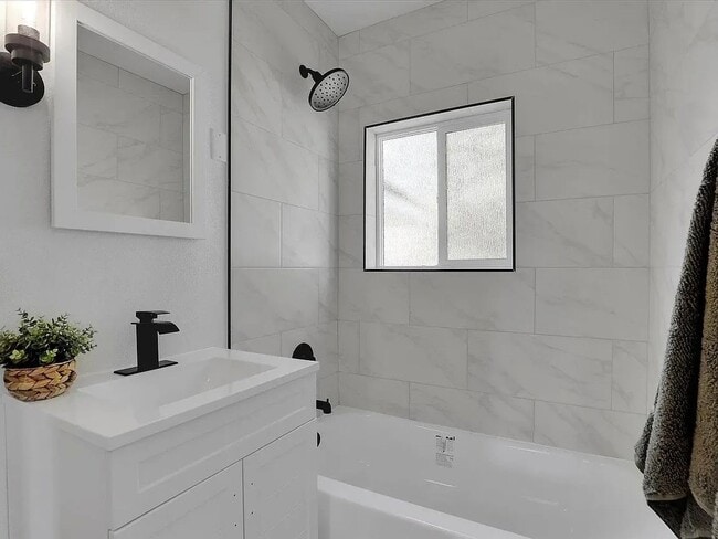 Building Photo - For Rent – Spacious 4-Bedroom, 2-Bath Home...