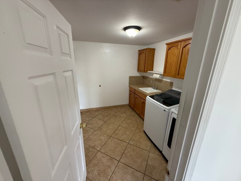 Building Photo - 13001 NE 89th St