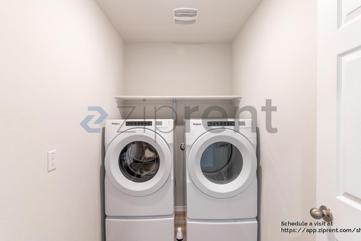 Building Photo - 1333 Piedmont St