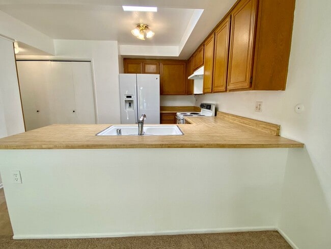 Building Photo - 3654 Summershore Ln