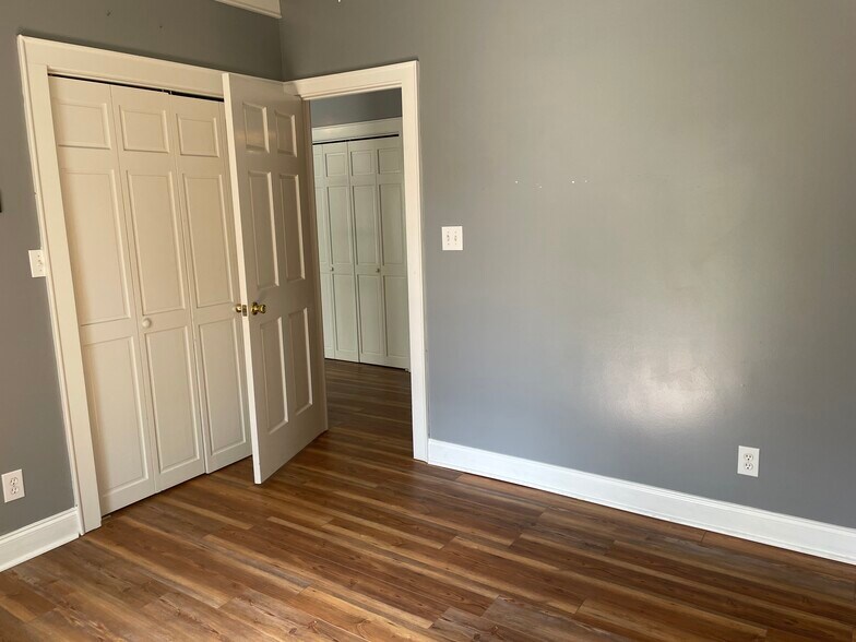 Building Photo - 2027 S Milledge Ave