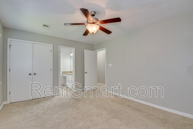 Building Photo - 493 Fairfield Way