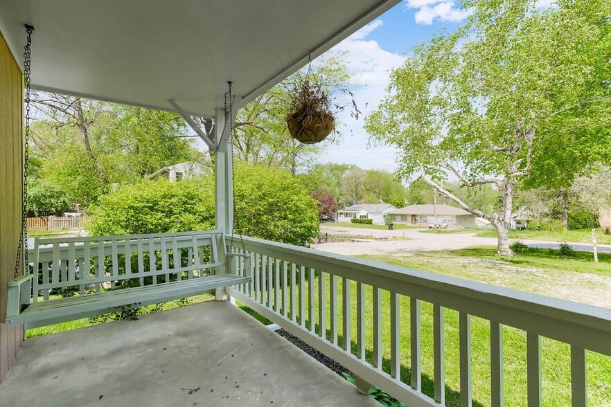 Building Photo - Spacious Independence home near Glendale Park | Updated kitchen & hardwood floors