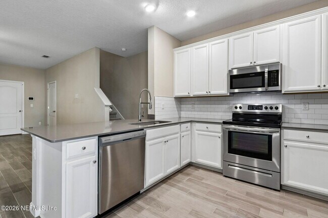 Building Photo - 1111 Beach Dune Dr