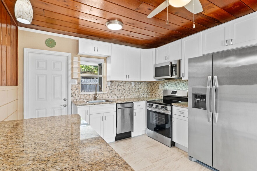 Building Photo - 329 Lee Ave