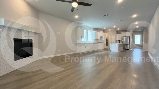 Building Photo - 5522 Blue Point Ln