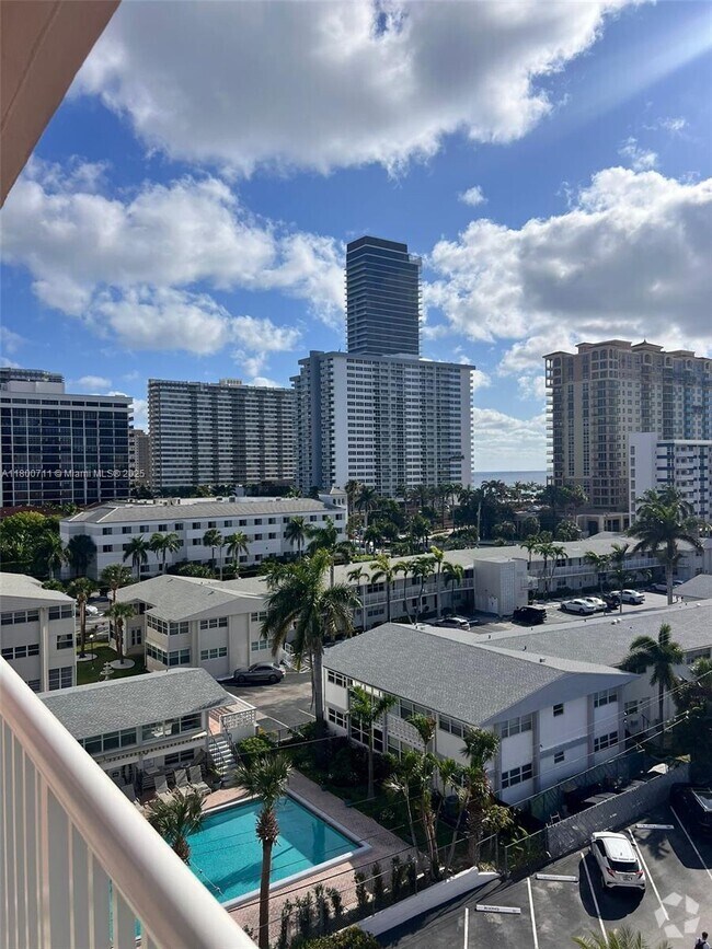Building Photo - 3161 S Ocean Dr