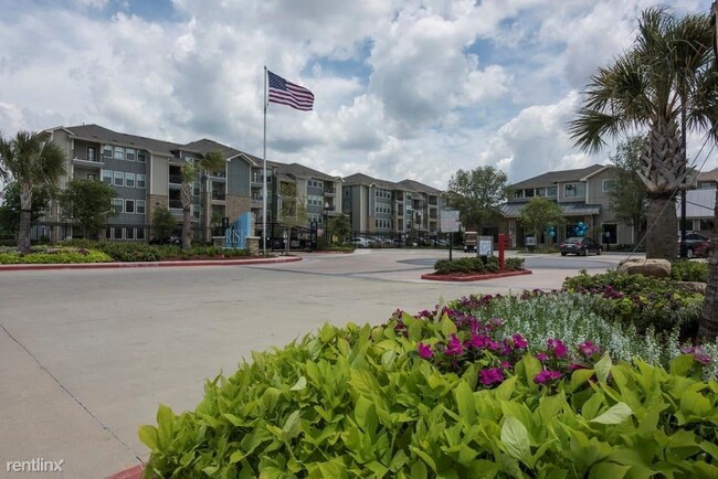 Primary Photo - 1 br, 1 bath Condo - 7315 Spring Cypress R...