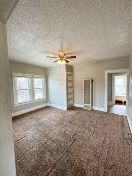 Building Photo - 129 Broadwater Ave