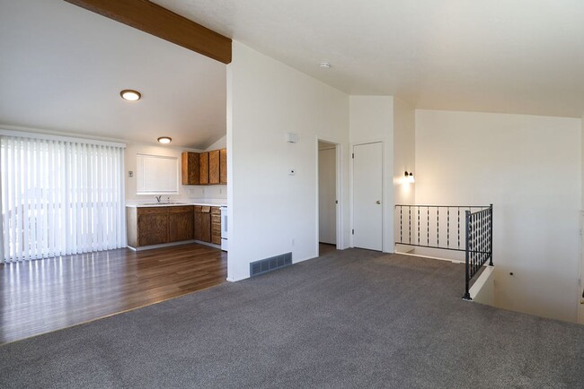 Building Photo - Loveland 2BR with Laundry and Balcony