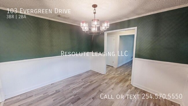 Building Photo - Renovated Harker Heights Gem – Stylish Liv...