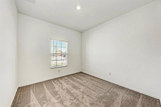 Building Photo - 611 Halfmoon Dr