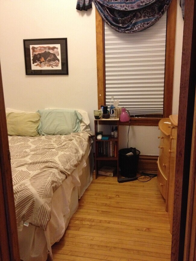 Building Photo - 3448 W Drummond Pl