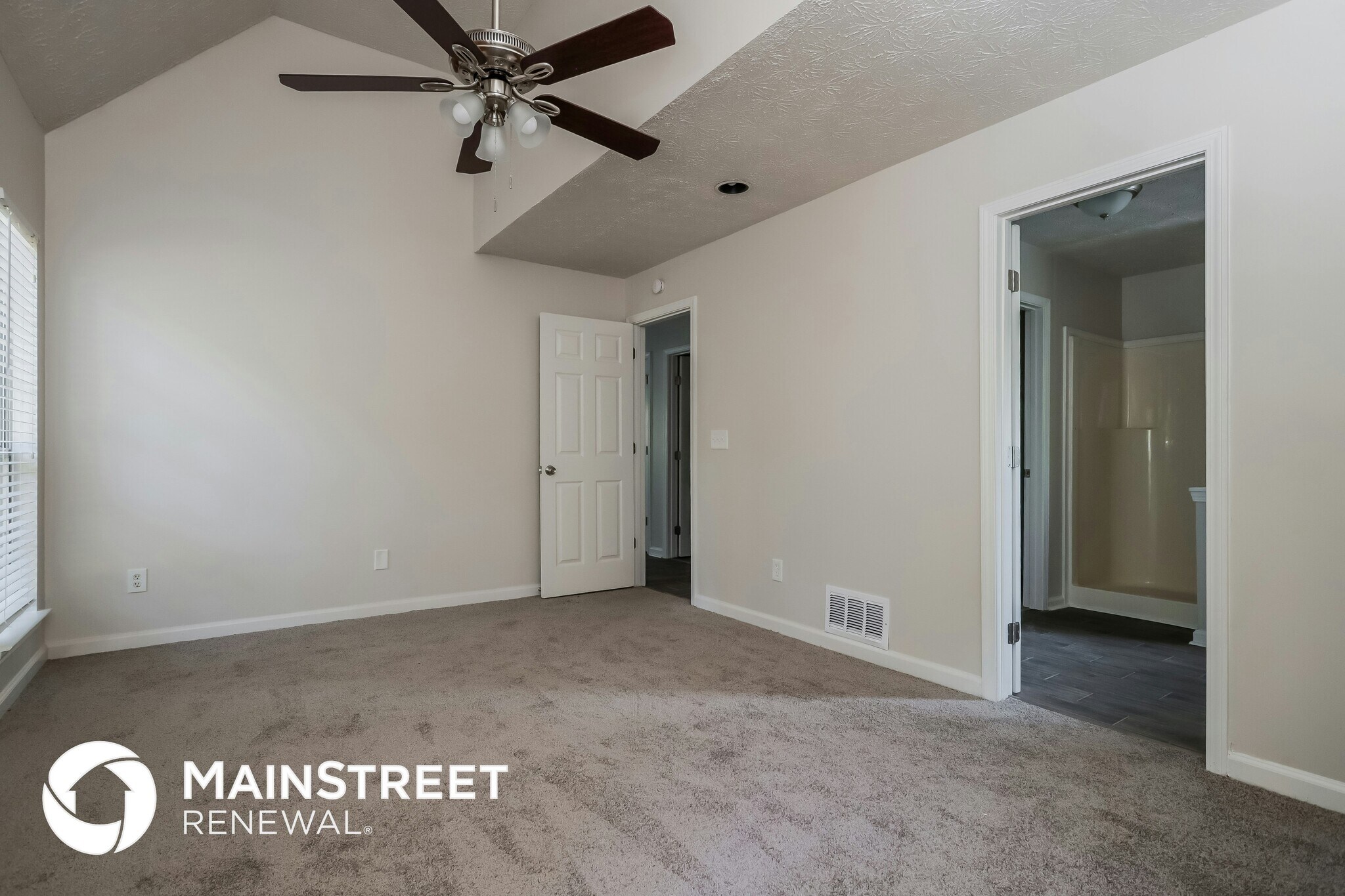 Building Photo - 242 Fairview Point