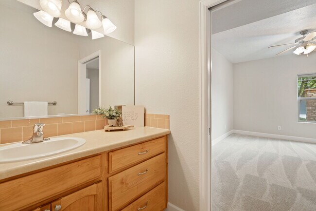 Building Photo - 4101 Crittenton Ln