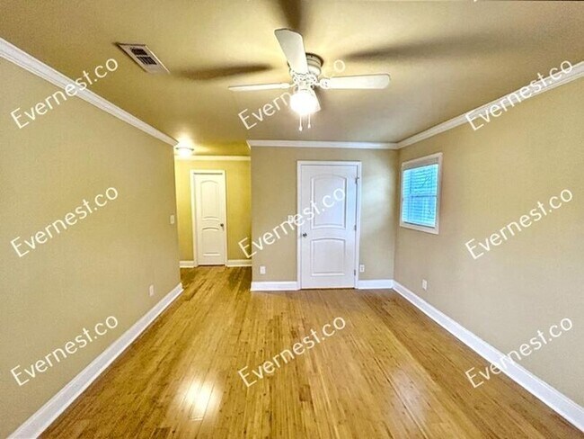 Building Photo - 748 Antone St NW