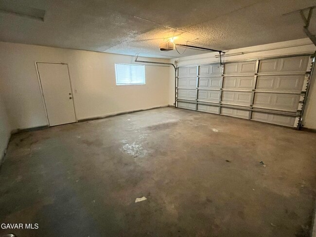 Building Photo - 8512 Tamarack Ave