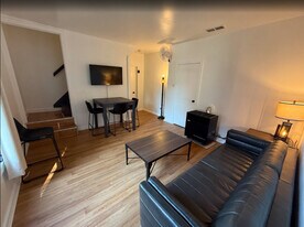 Building Photo - 48 Oak Ter