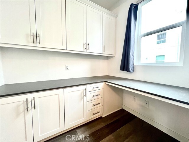 Building Photo - 2336 Synergy