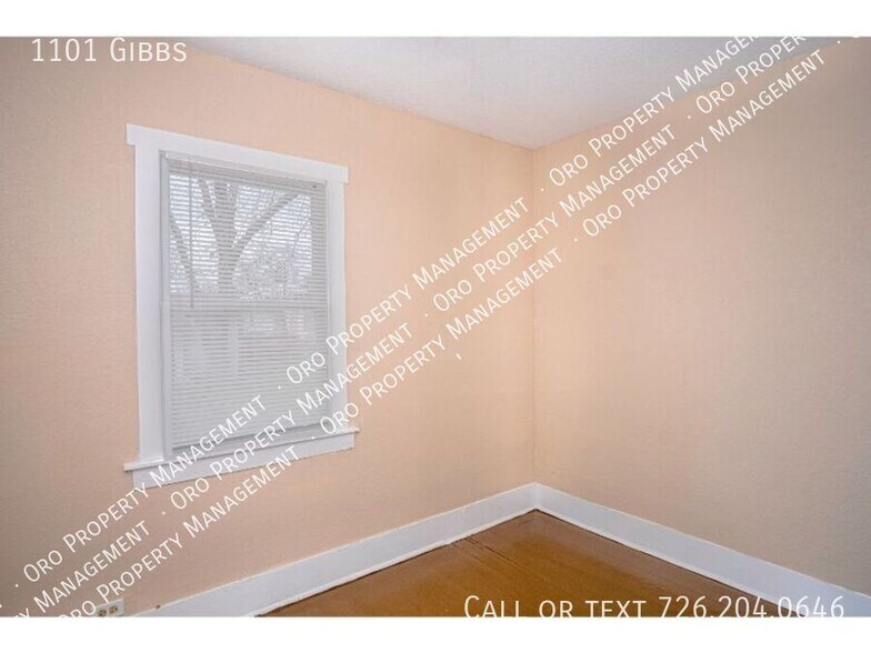 Building Photo - 1101 Gibbs-