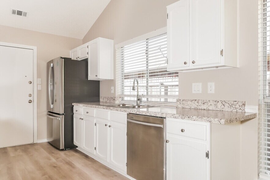 Building Photo - 117 Brockway Dr