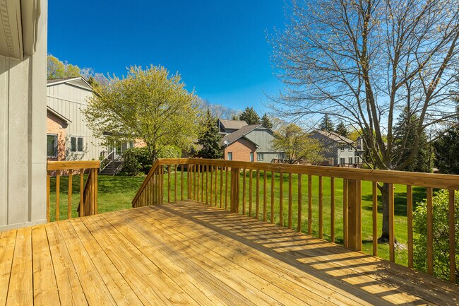 Building Photo - 37743 Avon Ln