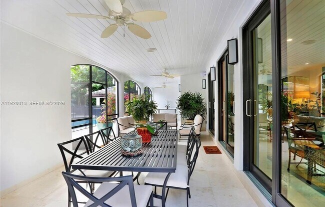 Building Photo - 6611 Leonardo St