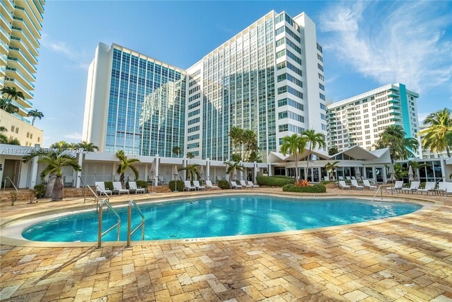 Building Photo - 5055 Collins Ave