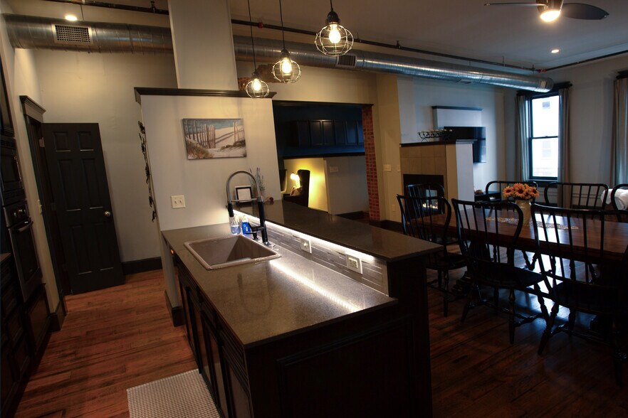 Kitchen island - 225 E Blaine Ln
