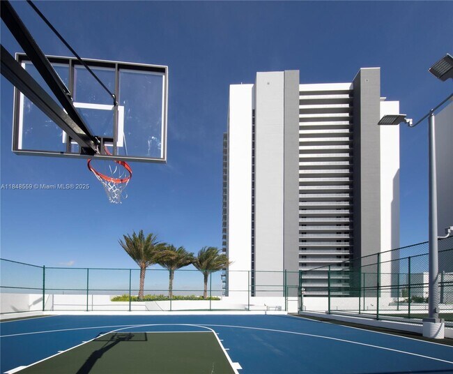 Building Photo - 16385 Biscayne Blvd