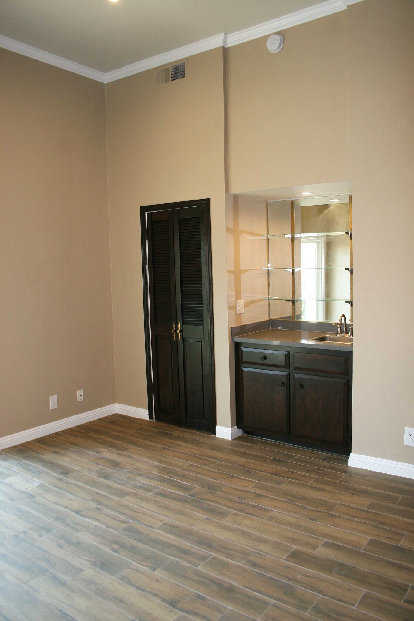 Building Photo - 13065 Mindanao Way