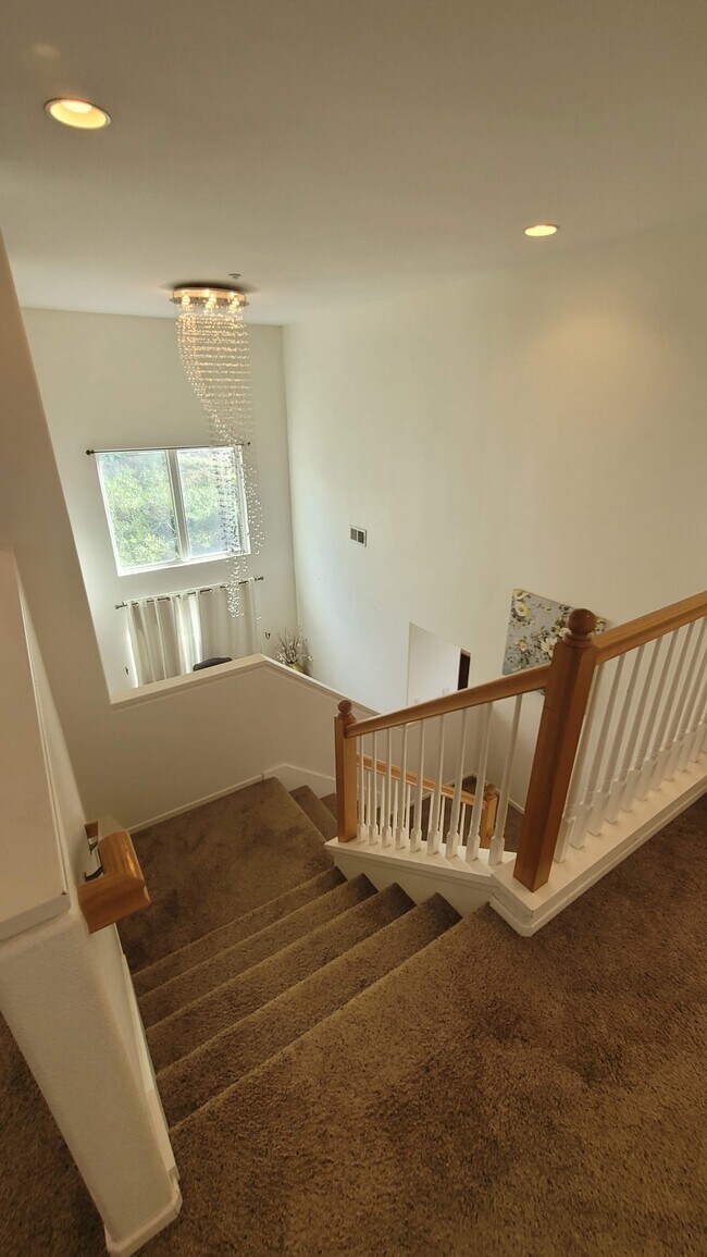 Building Photo - 2422 Pointe Pkwy