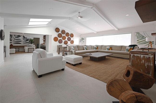 Building Photo - 114 N Beach Rd