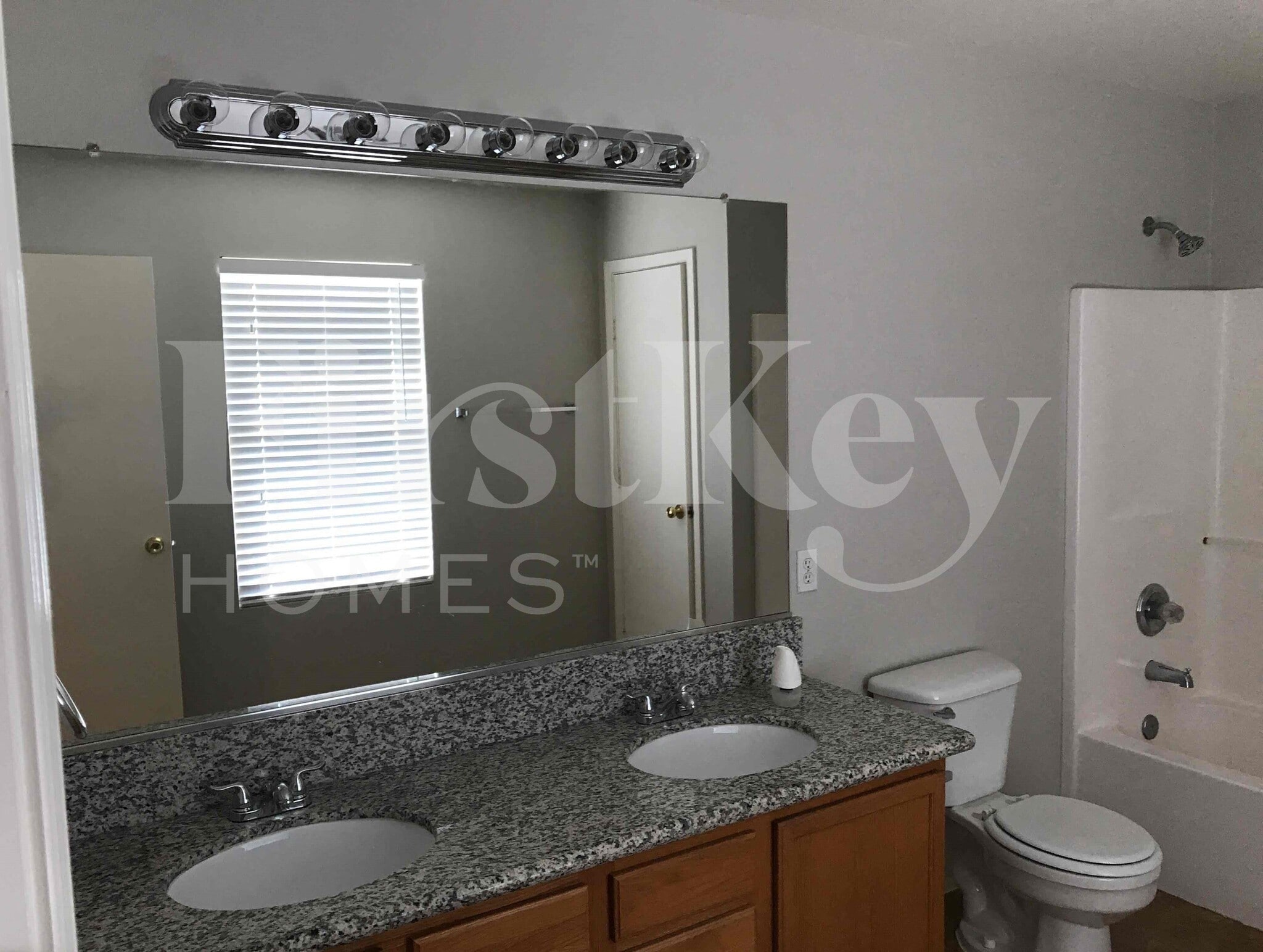 Building Photo - 3959 S Nebraska St