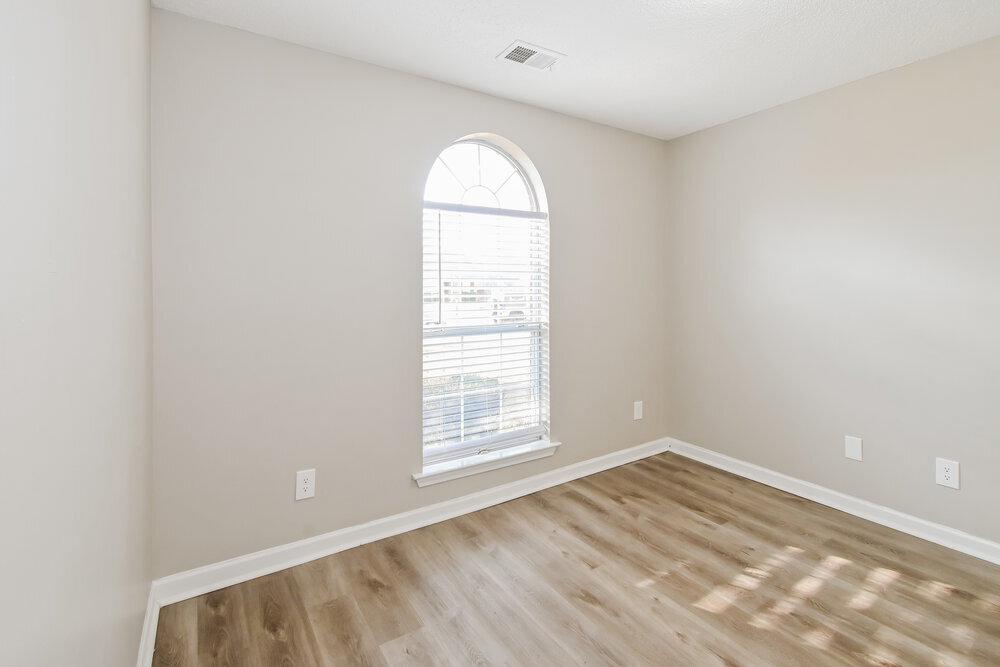 Building Photo - 6336 Sandbourne E