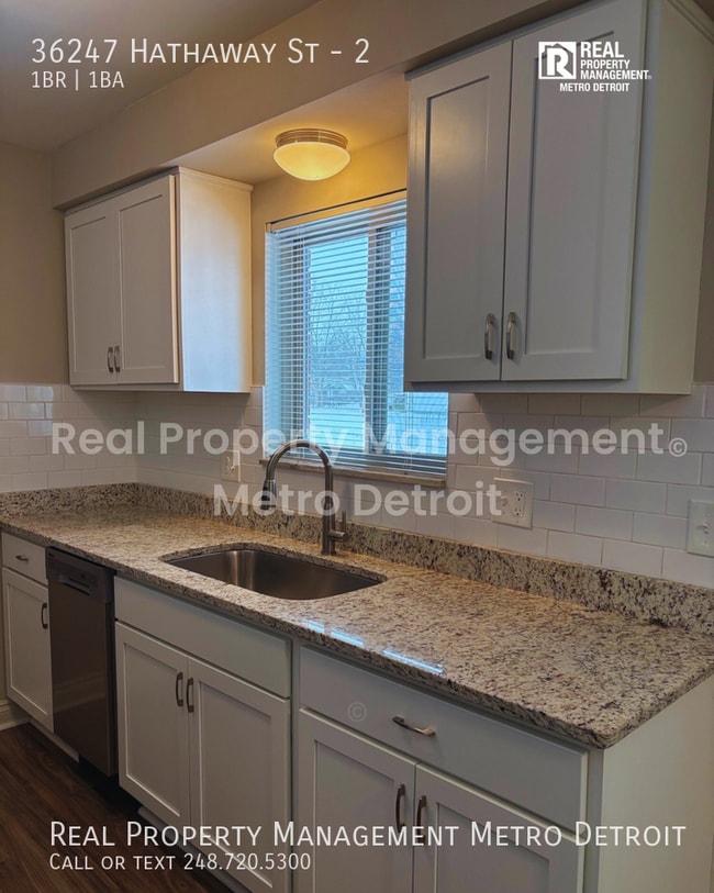 Building Photo - 36247 Hathaway St