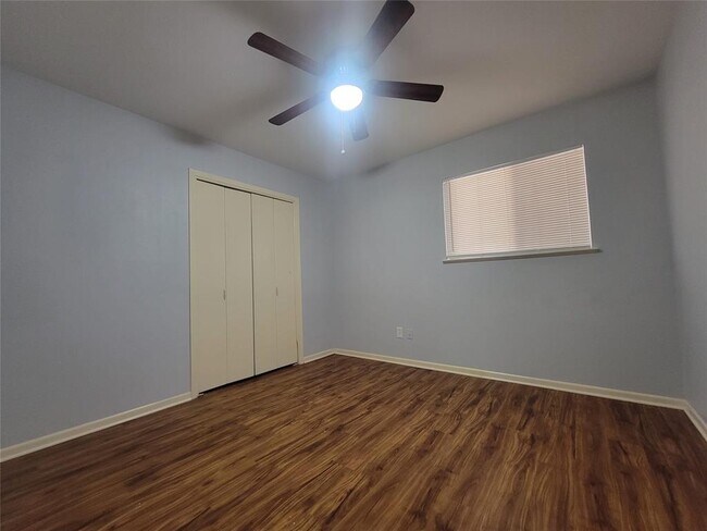 Building Photo - 1304 Glenda Dr