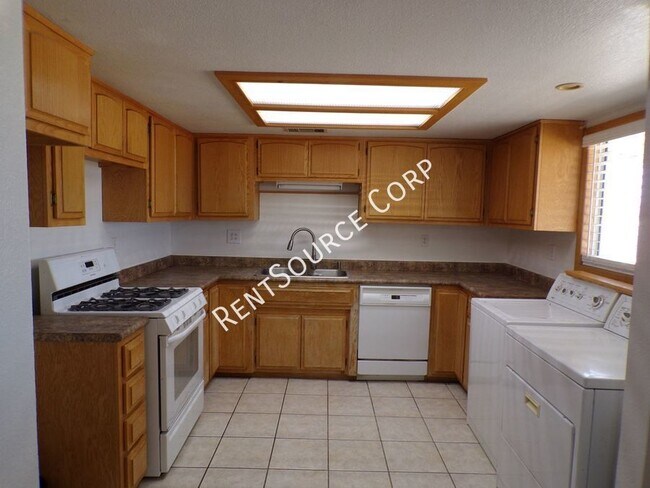 Building Photo - 561 Frances Dr