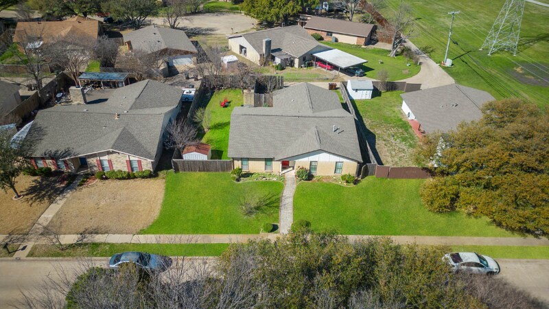 Building Photo - 6407 Chinaberry Trail