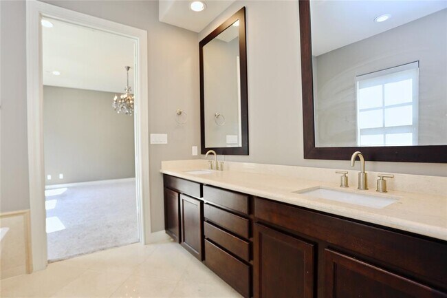 Building Photo - 3216 McKinney St