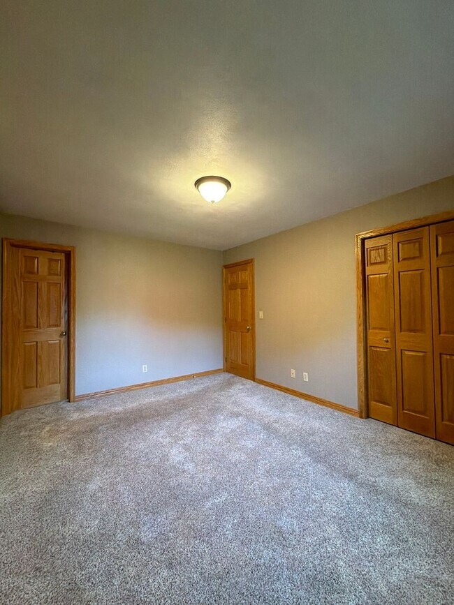 Building Photo - Country Living with Convenient Access 3 Bedroom Brick Ranch Home in Goshen